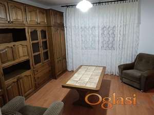 Izdajem odličan namešten stan (Svetosavska ulica, Kikinda)