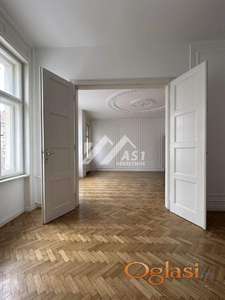 Izdajem lep renoviran Salonski Poslovni prostor u Centru Kod Spensa !!! ID#6273