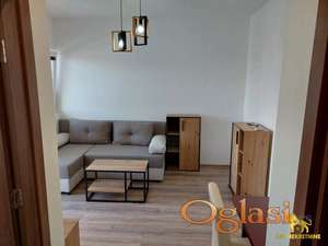 ODMAH USELJIV STAN U OLIVERE MARKOVIĆ