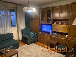 Trosoban stan u izvornom stanju, Železnička stanica