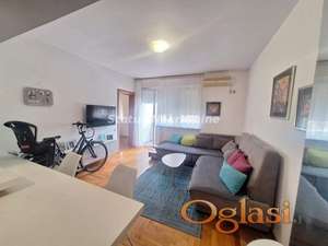 NAMEŠTEN DVOSOBAN STAN 42M2 CENTAR GRADA, AVGUSTA CESARCA, 580EU