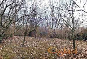 Građevinski plac u centru Sremske Kamenice