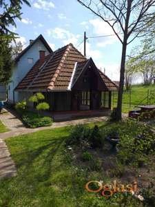 Uknjižena vikendica između Beograda i Zrenjanina (Carska bara) – 100m2, dvorište 8 ari, bez ulaganja