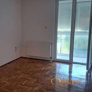 Garsonjera,odlicna,Salajka 17m2 +3m2 TERASA