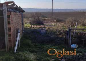 Na prodaju salaš na ulazu u Bačku Palanku, sa poljoprivrednim zemljištem ukupne površine 11300m2.