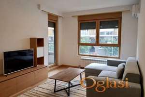 Funkcionalan 2.0 stan u kompleksu Wellport, 49m2