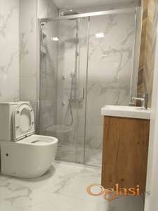 Komplet renoviran stan sa parking mestom za stanare