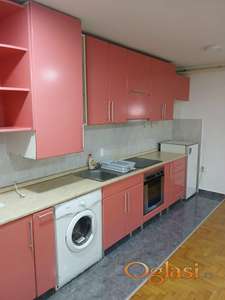 Garsonjera 45 m2, useljiva odmah, Konjarnik