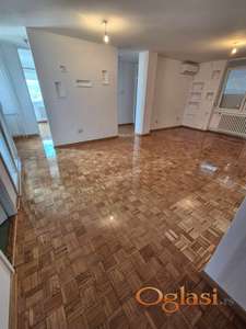 Na prodaju predivan stan na Limanu 4!