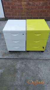 Metalni ormarići sa fiokama