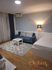  ODLIČNA, NAMEŠTENA GARSONJERA U CENTRU