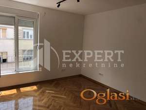 Izdaje se jednoiposoban stan u strogom centru Niša, 38m2!