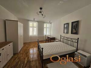 Kompletno renoviran stan u srcu grada