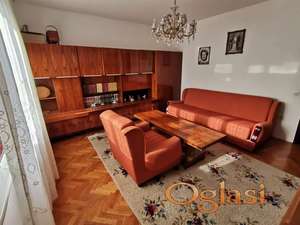 Komforan stan u porodičnoj stambenoj zgradi