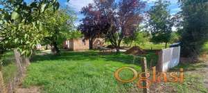 PLAC 1090 m² + ZAPOČETA KUĆA / STRUJA I VODA / BEŠKA – 27.500 €