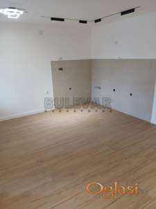 3.0, Stan u kući, Duvaniište