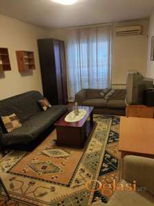 GARSONJERA NA GRBAVICI – ODLIČNA LOKACIJA-odmah useljiv!