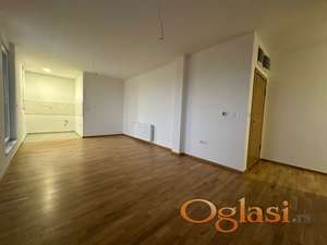 Prodaje se 4.0 stan u zgradi renomiranog investitora