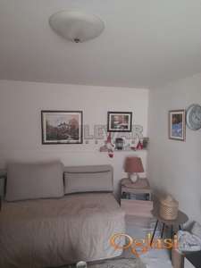 Na prodaju  kuća u  centru