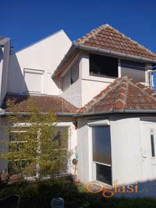 Subotica-Gat-lepa kuća sa opremljenim potkrovljem ID#1814