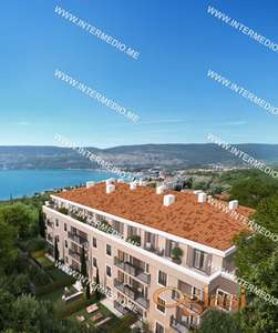 Prodaja dvosobnog stana sa privatnom baštom – Topla 2, Herceg Novi