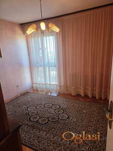 Izdajem lep dvoiposoban namesten stan  na keju