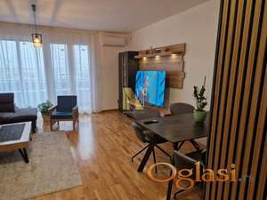 Četvorosoban stan u Petrovaradinu