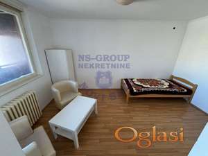 Izdaje se veći dvosoban stan u blizini Bulevara