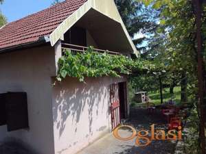 Vikendica na Banstolu sa prelepim placem