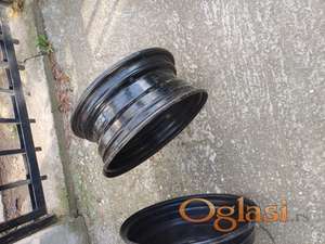 Prodajem dve odlične čelične felne 14 ce