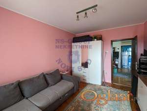 Porodična kuća u mirnom delu Petrovaradina