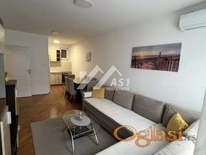 Izdaje se prelep dvosoban stan na Novoj Detelinari !!! ID#6482