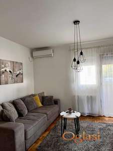 Luksuzno opremljen stan na kružnom toku 51m2