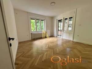 Salonski stan na jedinstvenoj lokaciji