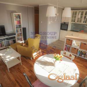 Prodaje se trosoban stan na Limanu 4