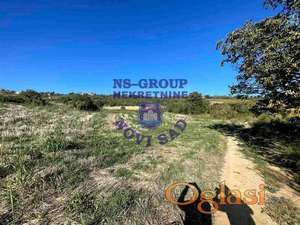 563341-Ukjniženo poljoprivredno zemljište na potezu Banstol-Srednji Matej