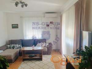 U ponudi je moderan dvosoban stan smešten u centru Rume.