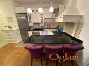 Odličan dvosoban stan u centru