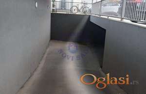 Garažno mesto od 13m2 u novoizgrađenoj zgradi.