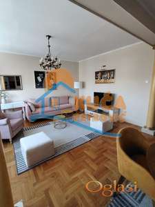 Izdaje se lux, trosoban stan u centru Niša, 77m2