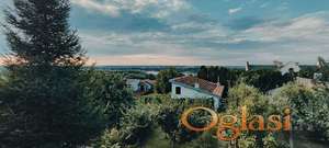 Kvalitetna porodična kuća sa pogledom na Dunav!