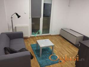 Nov dvosoban kompletno opremljen stan sa parking mestom u blizini Limana 4 i mornarice 