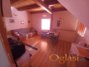 Kompletno namešten jednoiposoban stan sa parking mestom, Zlatibor