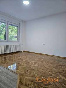 Kompletno renoviran, dvoiposoban stan, 52m2+7m2 terasa, Grbavica