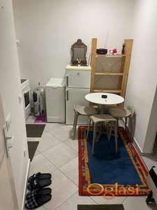 Izdajem stan u centru Niša