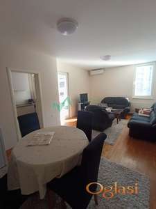 Trosoban stan na Grbavici 