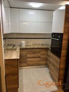 Izdaje se stan kod Durlanske pijace!