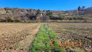 Na prodaju odličan plac sa obradivom zemljom i prelepim pogledom