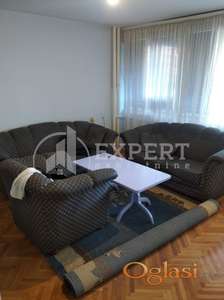 Na prodaju stan u centru Niša, 66m2