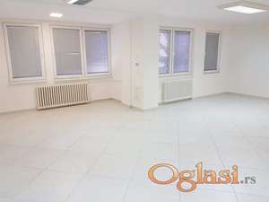 LIMAN PRAAN STAN ZA KANCELARIJU